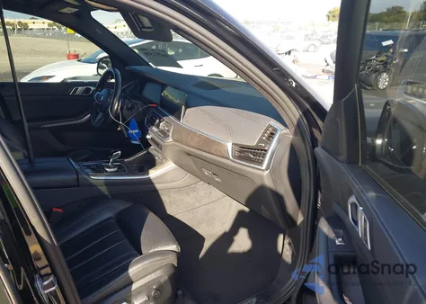 2022 BMW X5 Sdrive40I z USA, uszkodzony, nr VIN 5UXCR4C08N9K69676